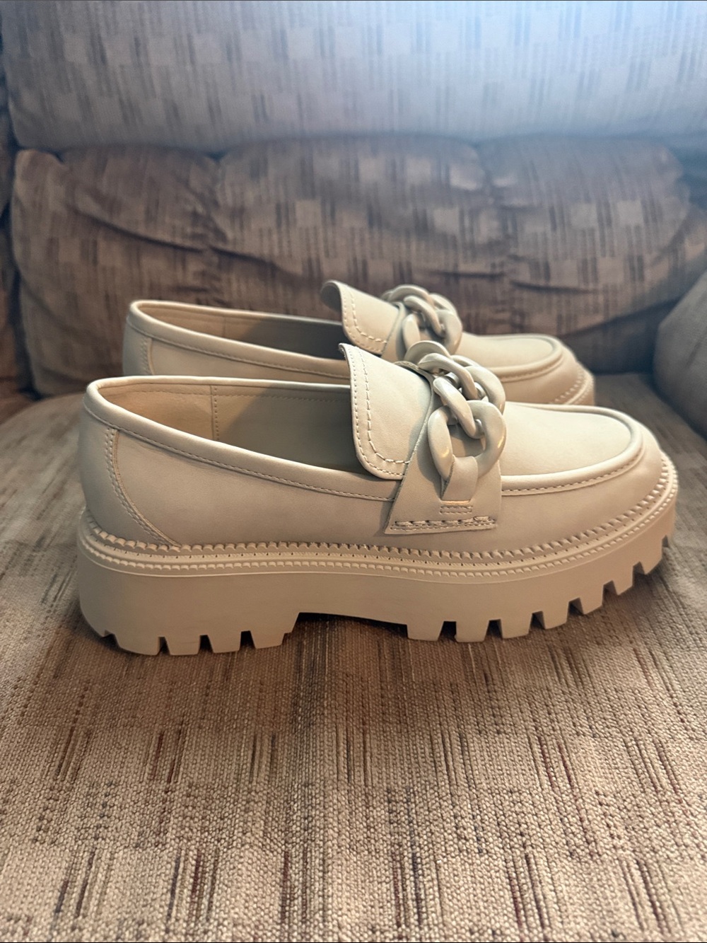 NWOB DV by Dolce Vita Haris Chain Accent Lug Sole Loafers - Ivory Cream Size 8